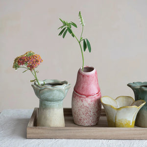STONEWARE VASES WITH WOOD TRAY
