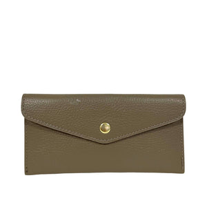 The LE BORSETTE leather envelope style wallet in mustard yellow features a flap closure with a central gold button, perfectly combining elegance and functionality.