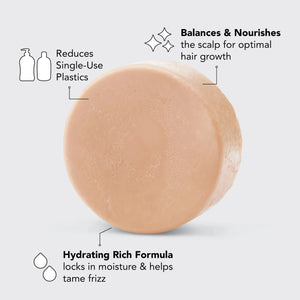 The image showcases a SHEA BUTTER CONDITIONER BAR from the brand KITSCH. The packaging, labeled "Hydrating Solid Conditioner Shea Butter," highlights its color-safe, pH balanced, and vegan properties. Perfect for frizz control, this plastic-free conditioner sits neatly on top of the box.