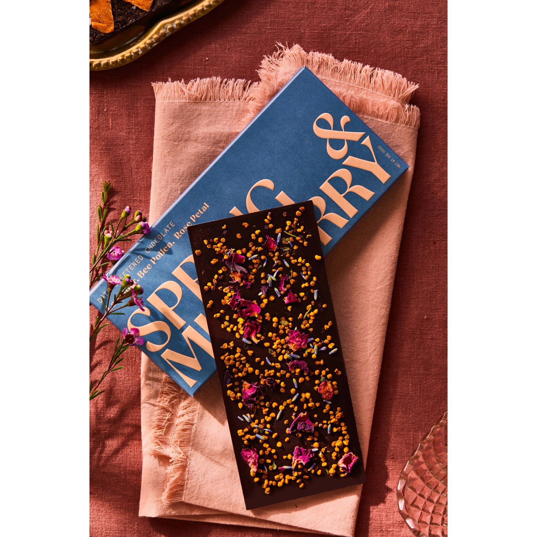 SPRING & MULBERRY - LAVENDER, BEE POLLEN AND ROSE PETAL CHOCOLATE BAR